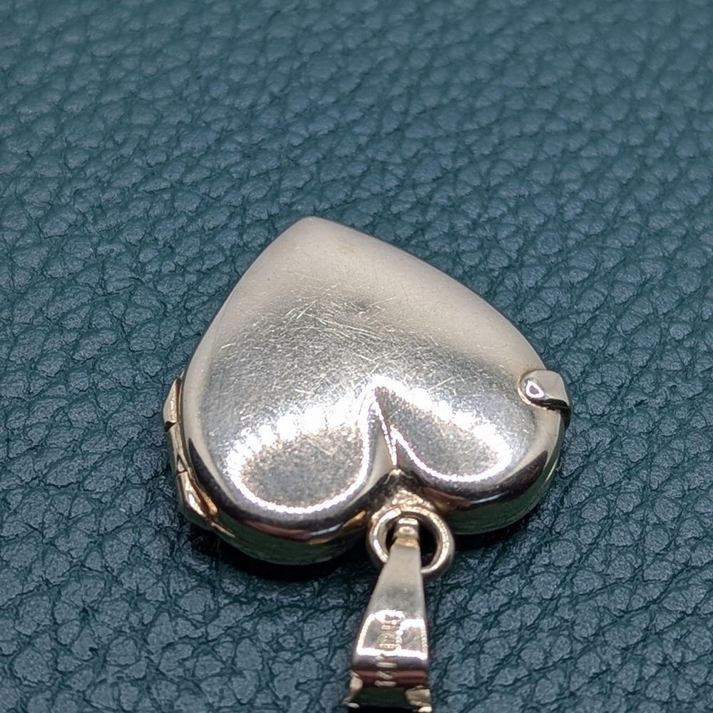 ✨ 14K Gold Vintage Heart Locket ✨ - Picture 6 of 11